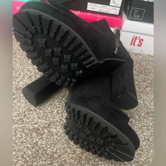 Open toe booties - Picture 4 of 5